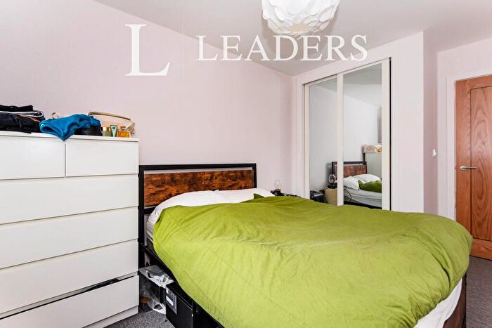 1 Bedroom Apartment To Rent In West Street, Reigate, RH2