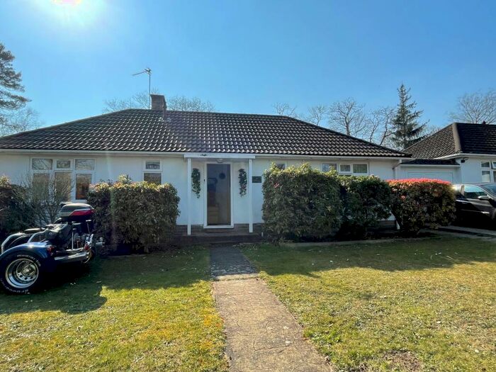 2 Bedroom Bungalow To Rent In Moorhill Gardens, Thornhill Park, SO18