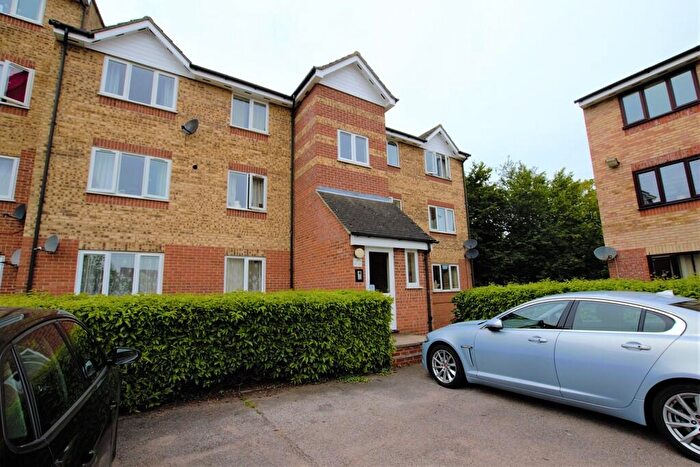 1 Bedroom Flat To Rent In Prestatyn Close, Stevenage, SG1