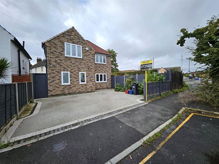 3 Bedroom Detached House To Rent In Northcote Avenue, Isleworth, Greater London, TW7