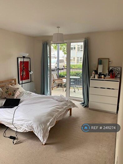 3 Bedroom Flat To Rent In Limerick Close, London, SW12