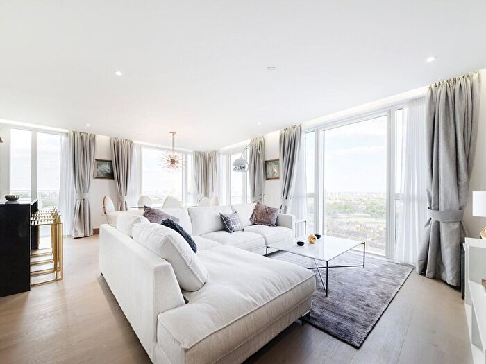 3 Bedroom Apartment To Rent In Admiralty House, Vaughan Way, E1W