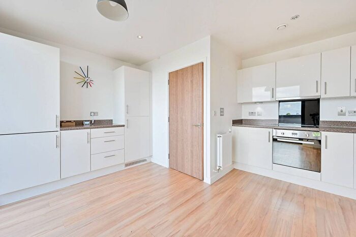 2 Bedroom Flat To Rent In Ashmead House, Ealing, London, W13