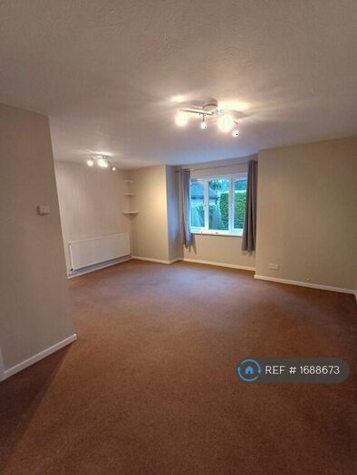 Studio To Rent In Southwick House, East Grinstead, RH19