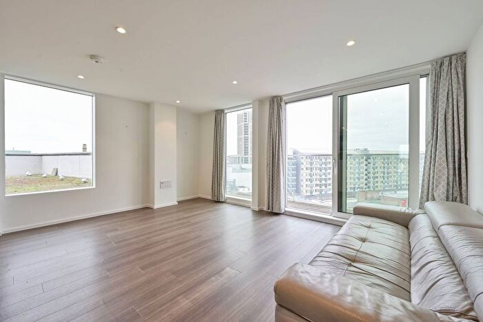 2 Bedroom Flat To Rent In Buckhold Road, Wandsworth, London, SW18