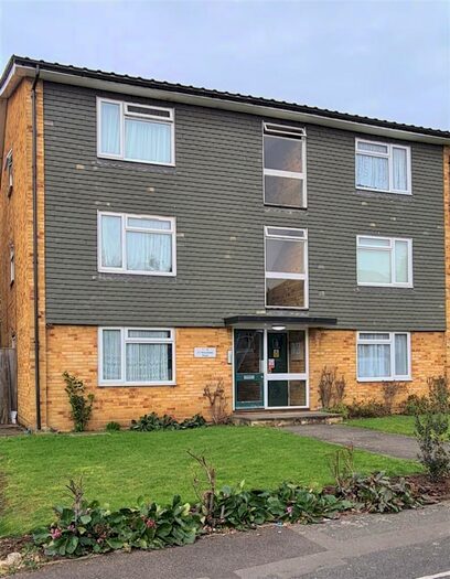 1 Bedroom Flat To Rent In Woodside Road, Sutton, SM1