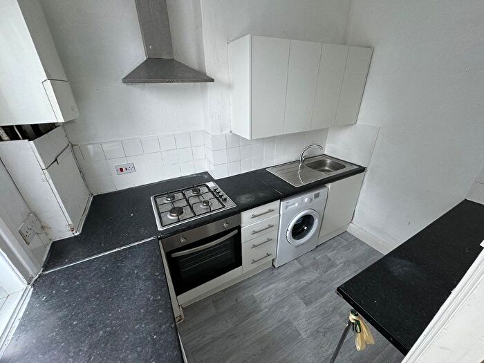 2 Bedroom Flat To Rent In Shackleton Road, Southall, UB1
