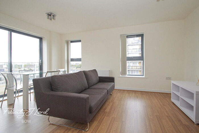 2 Bedroom Flat To Rent In Hamlets Way, London, E3