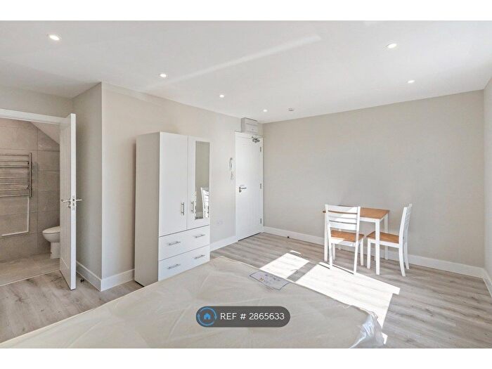 Studio To Rent In Rusham Road, Egham, TW20