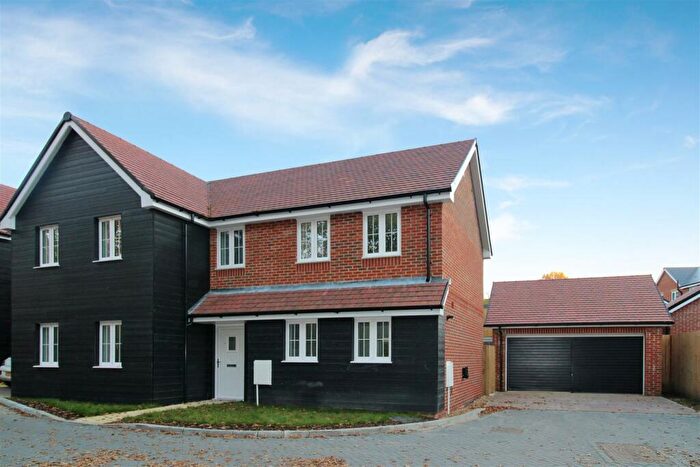 4 Bedroom Detached House For Sale In Berry Way, Beacon Bottom, Park Gate, SO31
