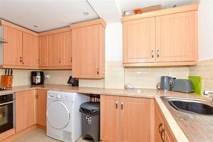 2 Bedroom Cottage For Sale In Ridgeway Road, Herne Bay, Kent, CT6