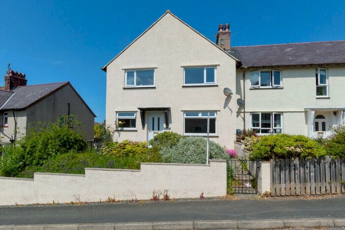 4 Bedroom End Of Terrace House For Sale In Bryn Rhedyn, Llanfairfechan, Conwy, LL33