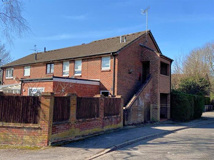 Flat For Sale In Hellyer Way, Bourne End, SL8