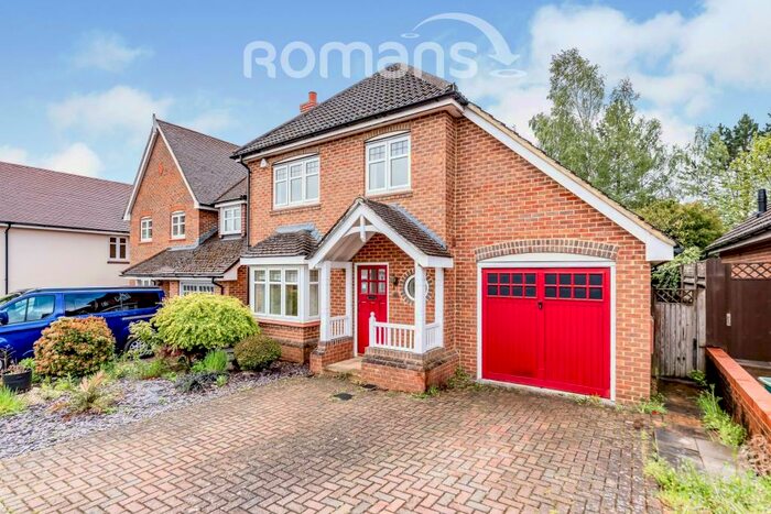 4 Bedroom Detached House To Rent In Chineham Close, GU51