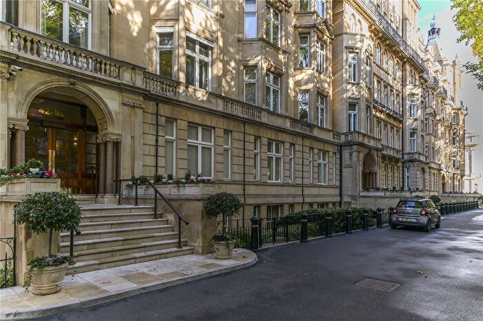 4 Bedroom Flat To Rent In Harley House, Marylebone Road, London, NW1