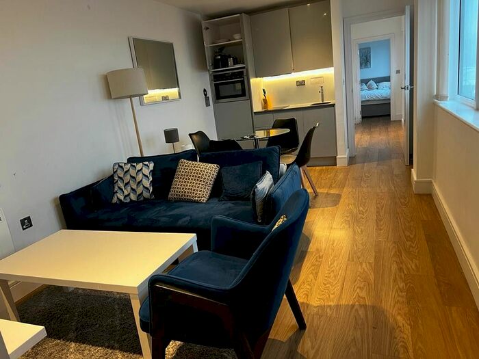 2 Bedroom Flat To Rent In Laporte Way, Luton, LU4