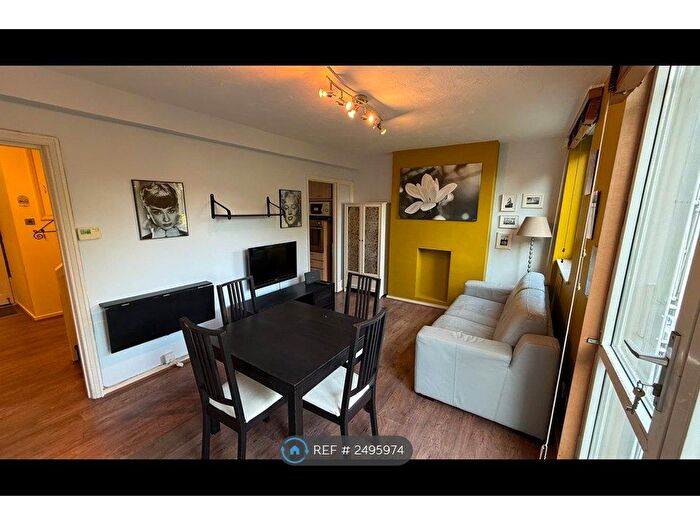 2 Bedroom Maisonette To Rent In Elmington Road, London, SE5