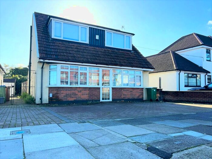 4 Bedroom Detached House To Rent In King Harolds Way, Bexleyheath, Kent, DA7