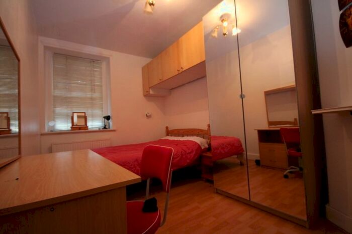 2 Bedroom Flat To Rent In Thanet Street, London, WC1H