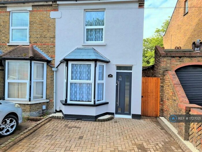 2 Bedroom Semi-Detached House To Rent In High Street, Hornchurch, RM12