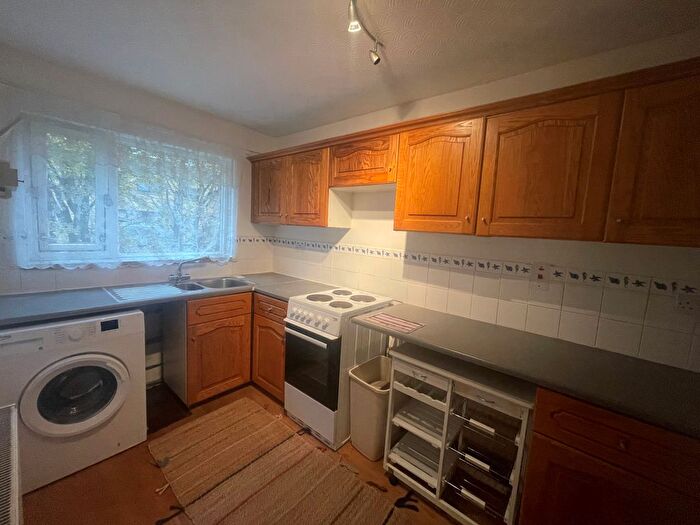 1 Bedroom Flat To Rent In Lawn Road, Uxbridge, UB8