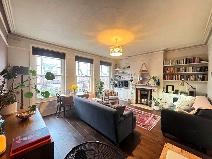 1 Bedroom Flat For Sale In Harold Road, London, N8