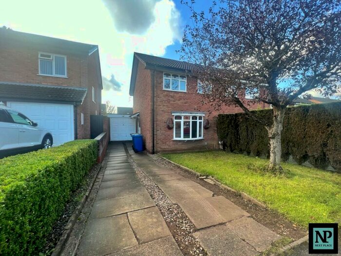 3 Bedroom Semi-Detached House To Rent In Foxglove, Amington, B77