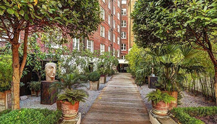 Studio To Rent In Hill Street, Mayfair, London, W1J