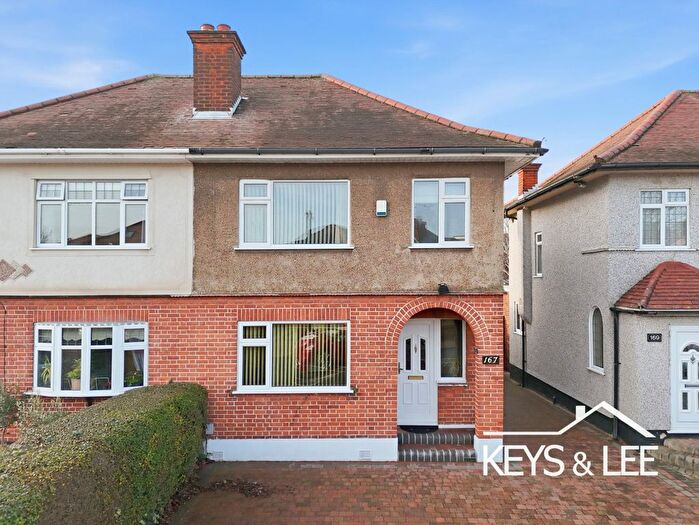 3 Bedroom Semi-Detached House For Sale In Carter Drive, Romford, RM5