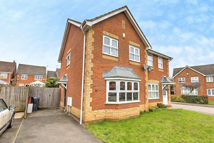 3 Bedroom Semi Detached House For Sale In Skinner Avenue, Upton, Northampton, NN5