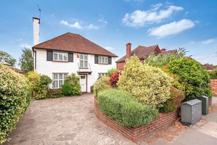 4 Bedroom Detached House For Sale In Alexandra Road, Epsom, KT17