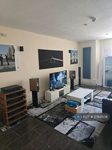 1 Bedroom Flat To Rent In Ty Gloch, Brecon, LD3