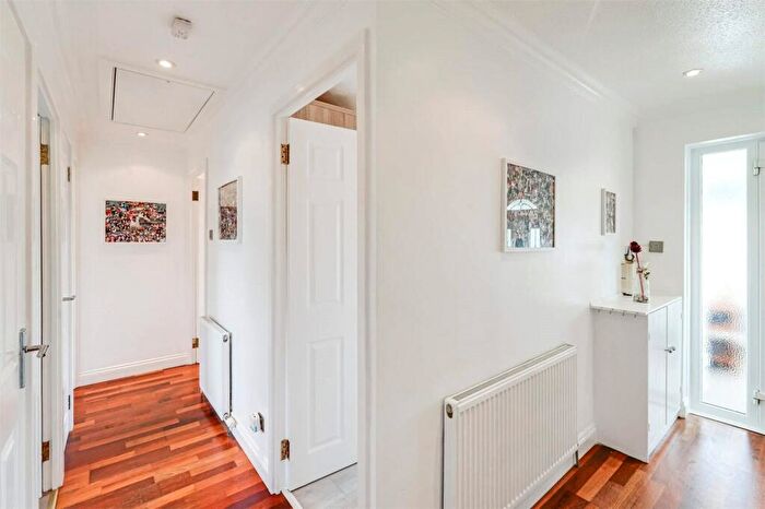 3 Bedroom Bungalow For Sale In Croftmoraig Avenue, Moodiesburn, Glasgow, North Lanarkshire, G69
