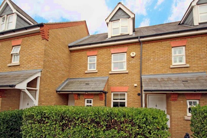 3 Bedroom Property To Rent In Tersha Street, Richmond, TW9