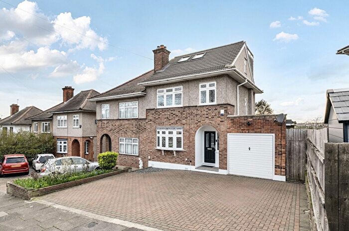 4 Bedroom Semi Detached House For Sale In Clockhouse Lane, Collier Row, RM5