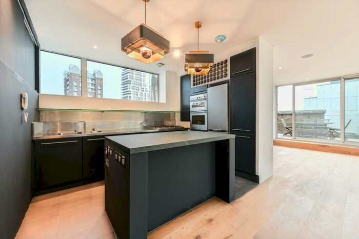 3 Bedroom Penthouse To Rent In Sherwood Court, Chatfield Road, Battersea, London, SW11