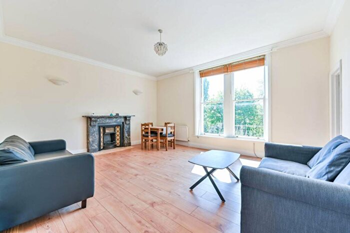 2 Bedroom Flat For Sale In King Henrys Road, Primrose Hill, London, NW3