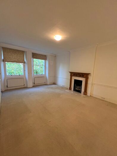 2 Bedroom Flat To Rent In Rutland Gate, London, SW7