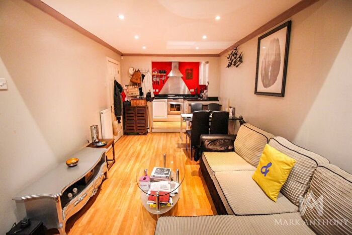 1 Bedroom Flat To Rent In Armfield Road, Enfield, EN2