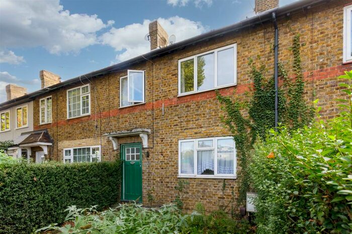 3 Bedroom Terraced House To Rent In Billet Road, Walthamstow, E17