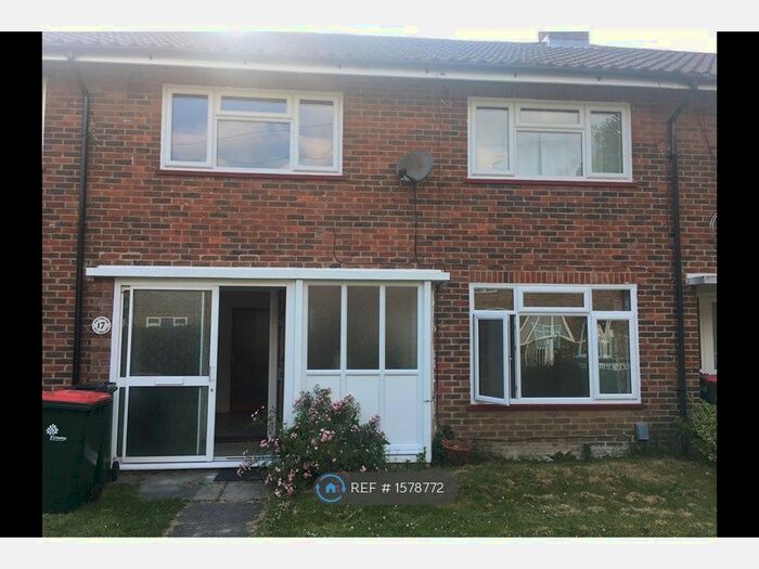 4 Bedroom Terraced House To Rent In Crossways Close, Crawley, RH10