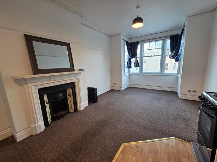 Flat To Rent In London Road, Brighton, East Sussex, BN1