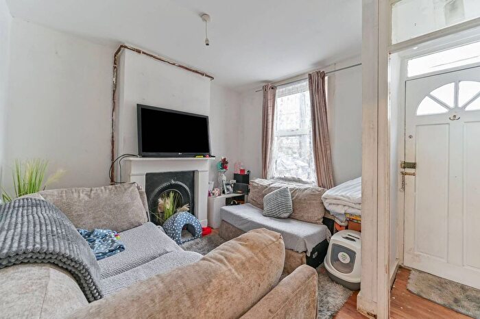 2 Bedroom Terraced House For Sale In Willis Road, Croydon, CR0