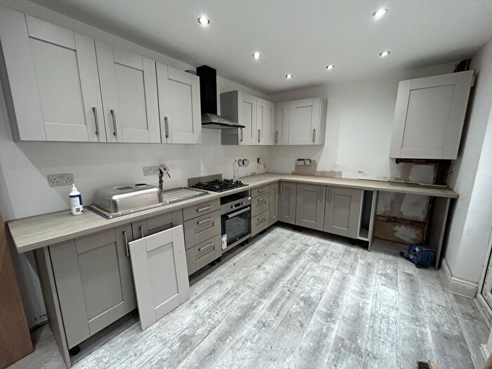 3 Bedroom House To Rent In Regent Street, Kettering, NN16