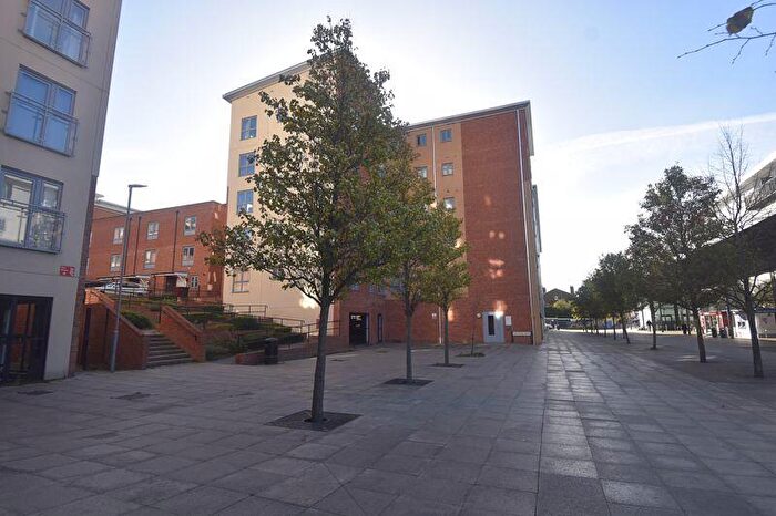 2 Bedroom Flat To Rent In Moulsford Mews, Reading, RG30