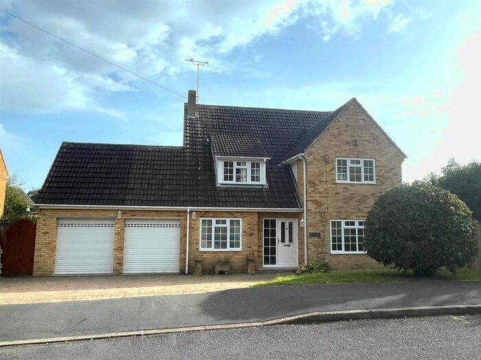 4 Bedroom Detached House To Rent In Lambourne Close, Thruxton, Andover, SP11