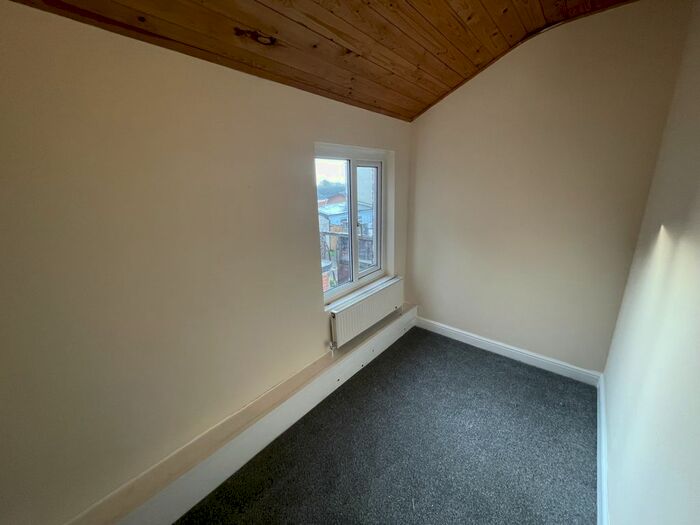 3 Bedroom End Of Terrace House To Rent In Collingwood St, Coundon, Durham, DL14