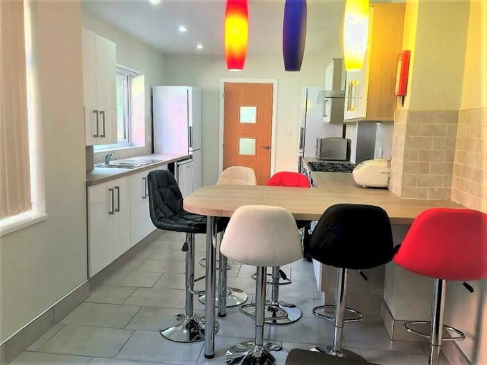 6 Bedroom Terraced House To Rent In First Avenue, Selly Park, Birmingham, B29