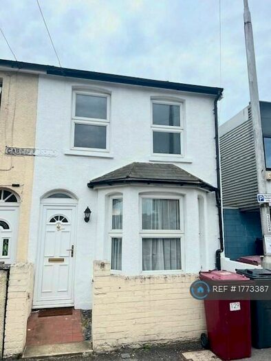 3 Bedroom End Of Terrace House To Rent In Cardiff Rd, Reading, RG1