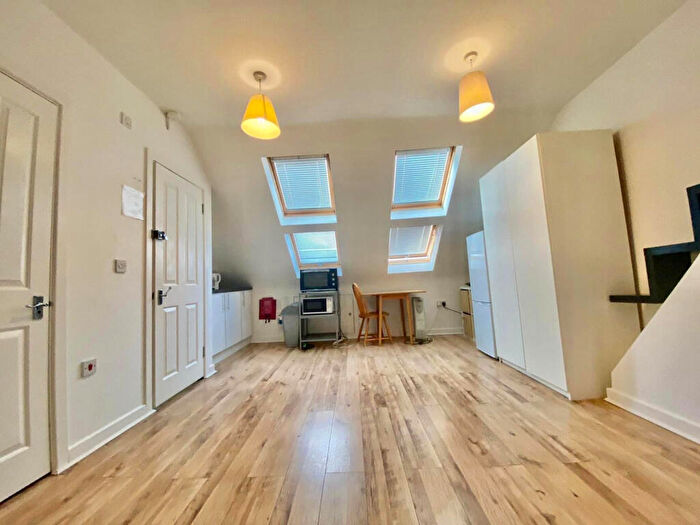 Studio To Rent In High Street, Orpington, BR6